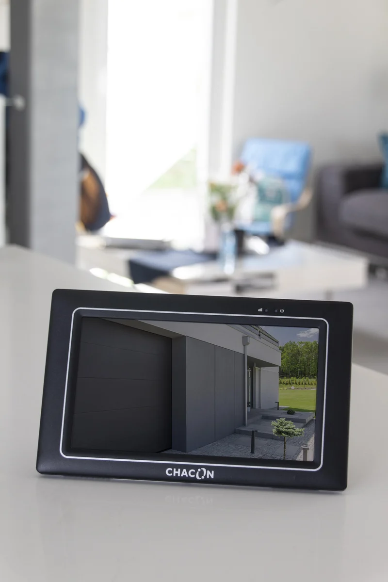Kit with 4 wireless cameras with IP touch screen