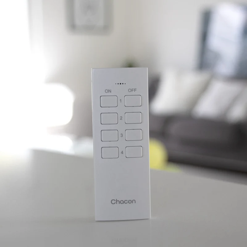 Set of four On/Off mini sockets and 4-channel remote control 2300W