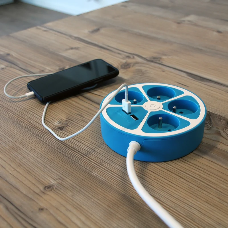 Circular design power strip 4X16 A 1.5m cord with 2 USB-A + switch - Blue