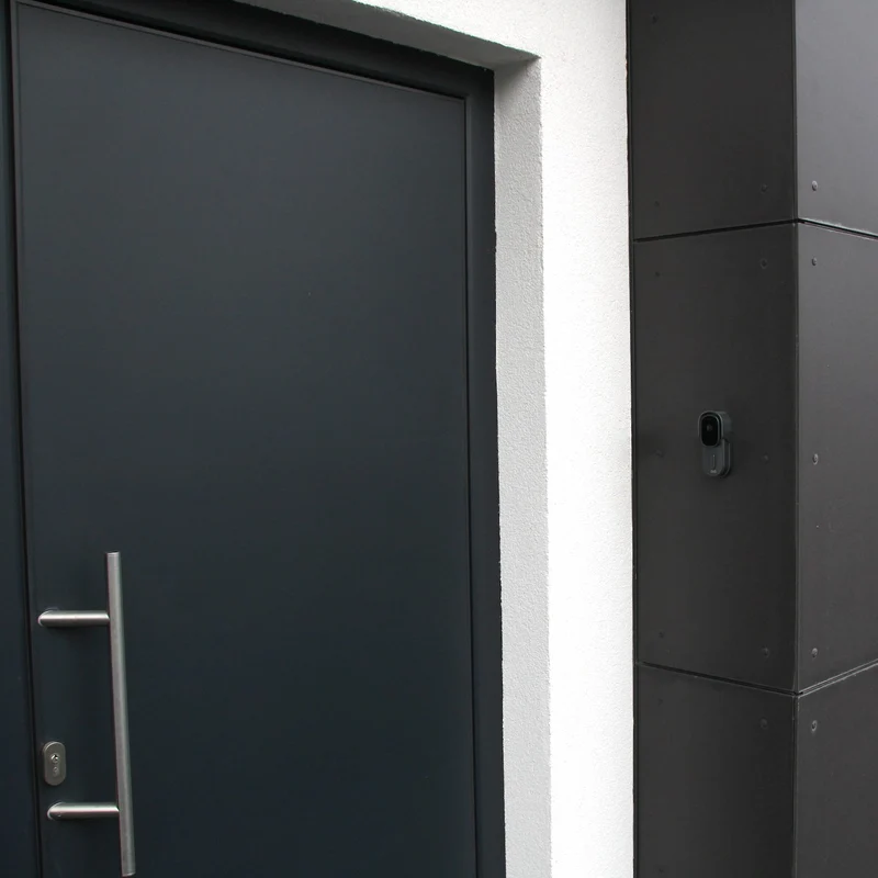 Connected wireless photo and audio doorbell