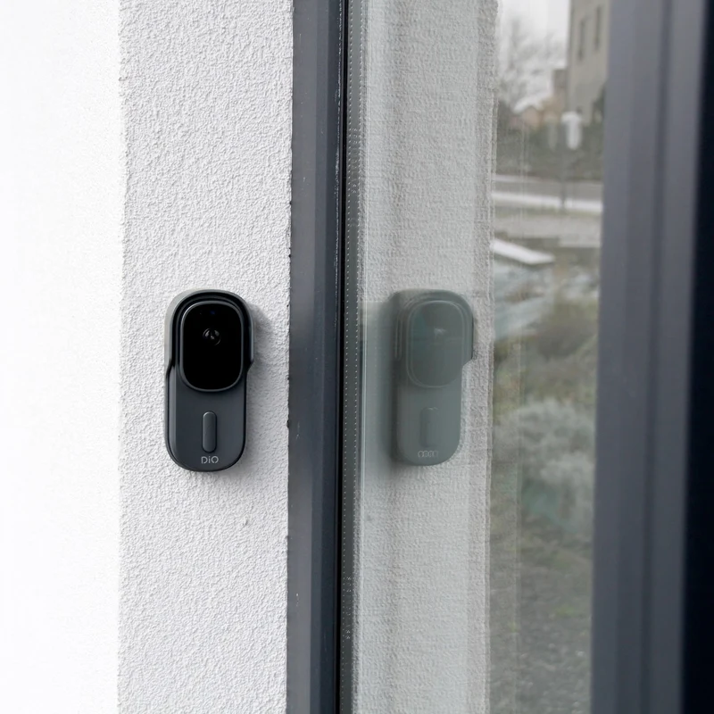 Connected wireless photo and audio doorbell