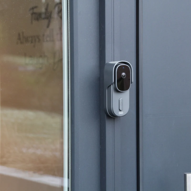 Connected wireless photo and audio doorbell