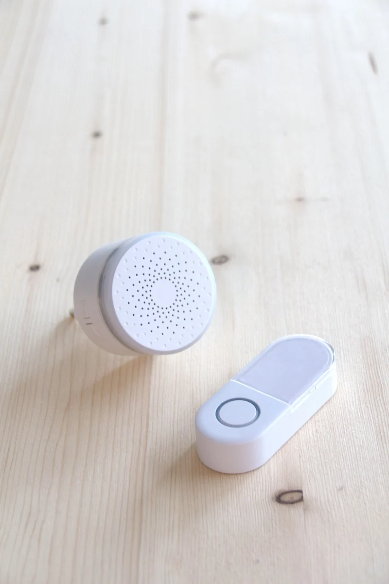Stylish plug-in wireless doorbell