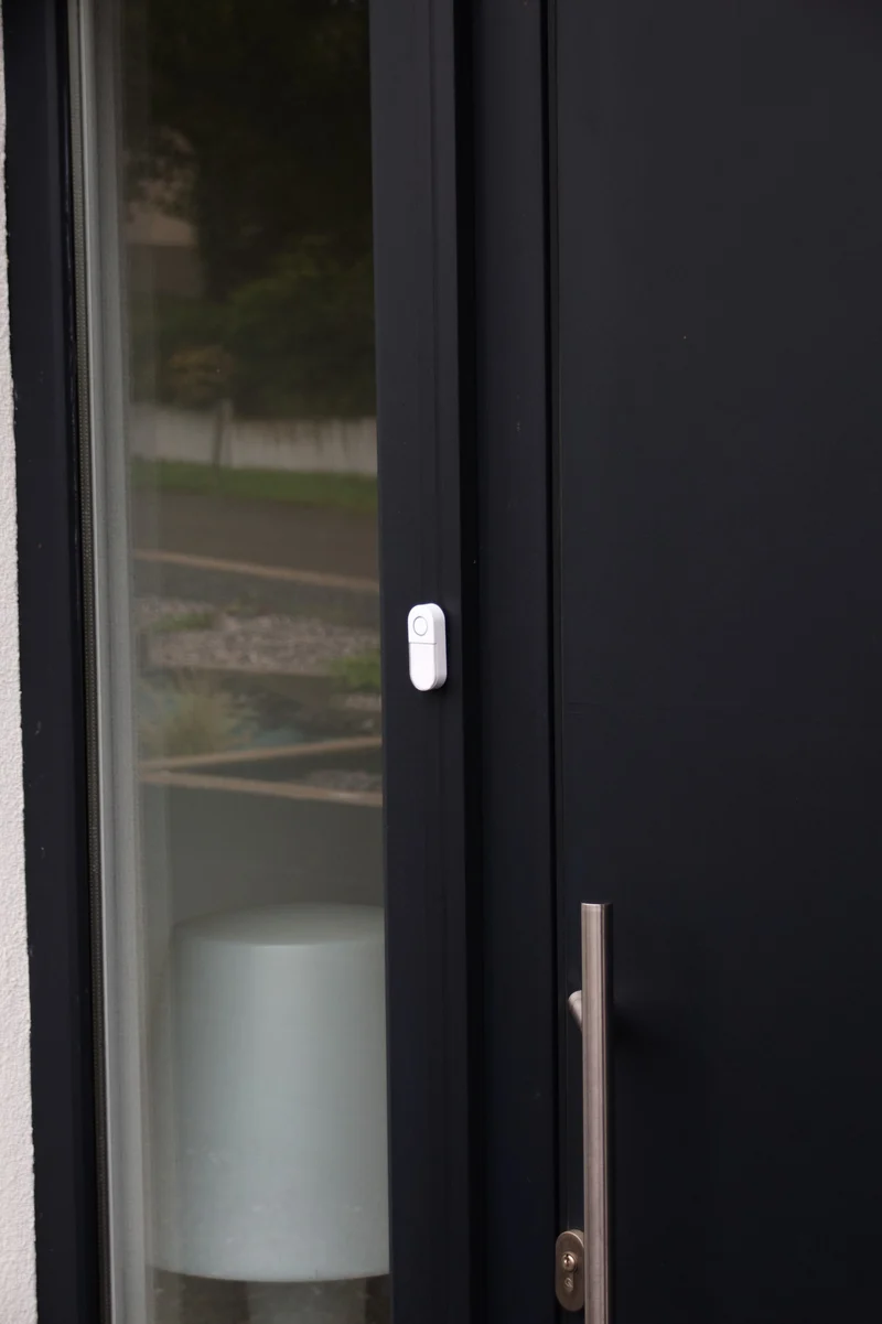 Stylish plug-in wireless doorbell
