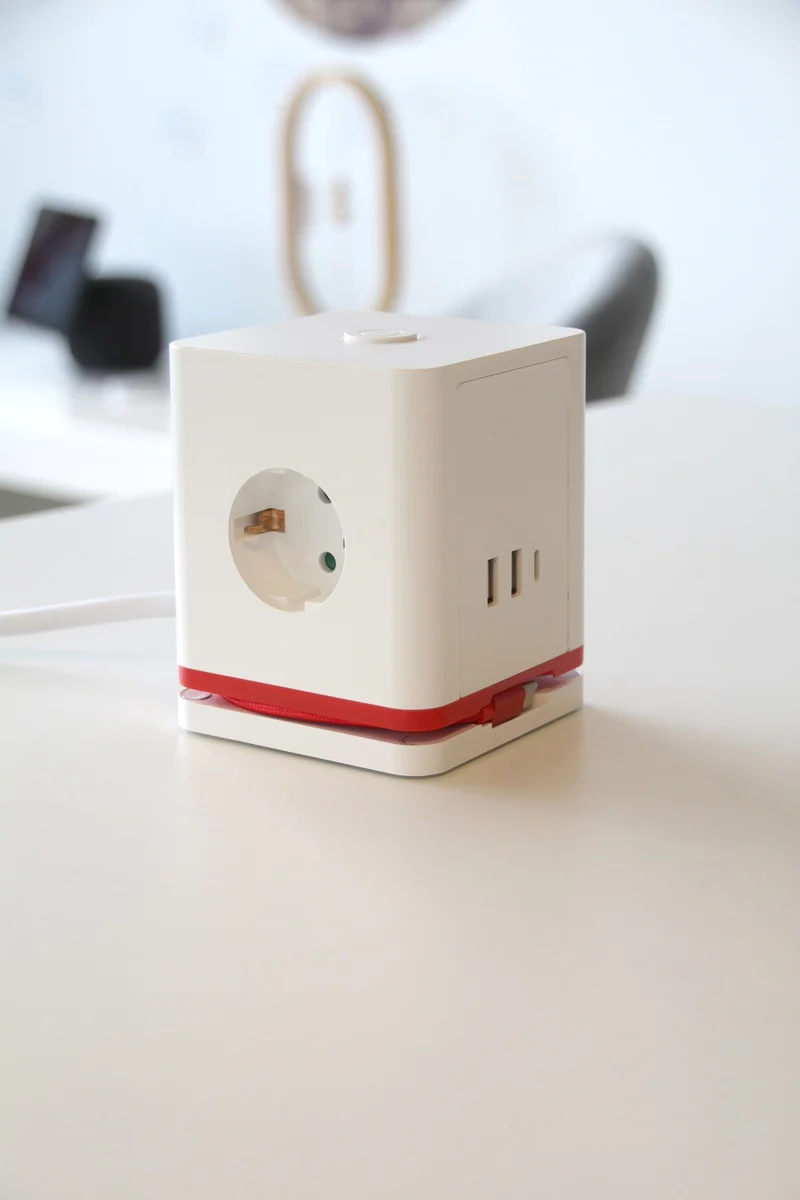 Chacon 1.40m multi-socket cube with 3 x 16A Schuko, 2USB-C and 2USB-A sockets, switch