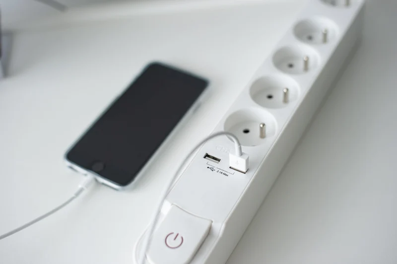Stylish block with switch and two USB - 5 x 16 A - 3 m