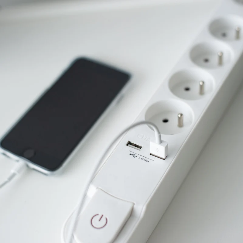 Stylish block with switch and two USB - 5 x 16 A - 3 m