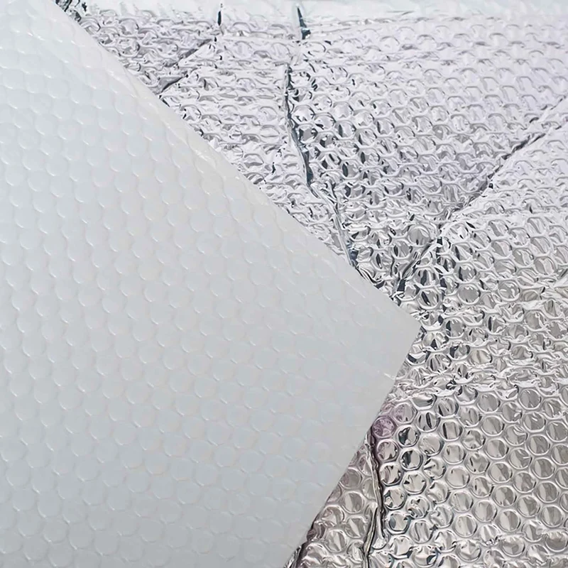 Isolant réfléchissant M2V HR à 1 coté métallisé et 1 côté blanc, 96'' x 125'
