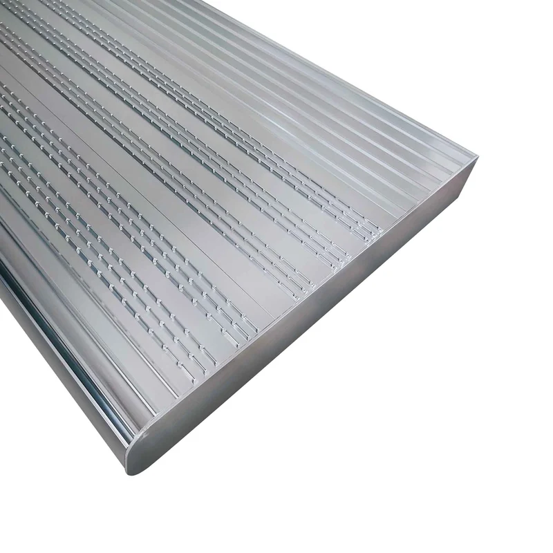 Marche d’escalier en aluminium de 42" Collection 11, anodisé