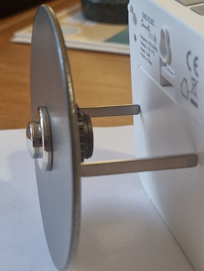 Sonnette filaire carré acier blanc fixation murale
