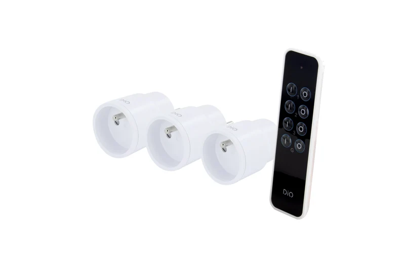 Set of 3 on/off sockets and 3-channel remote control - DiO 1.0