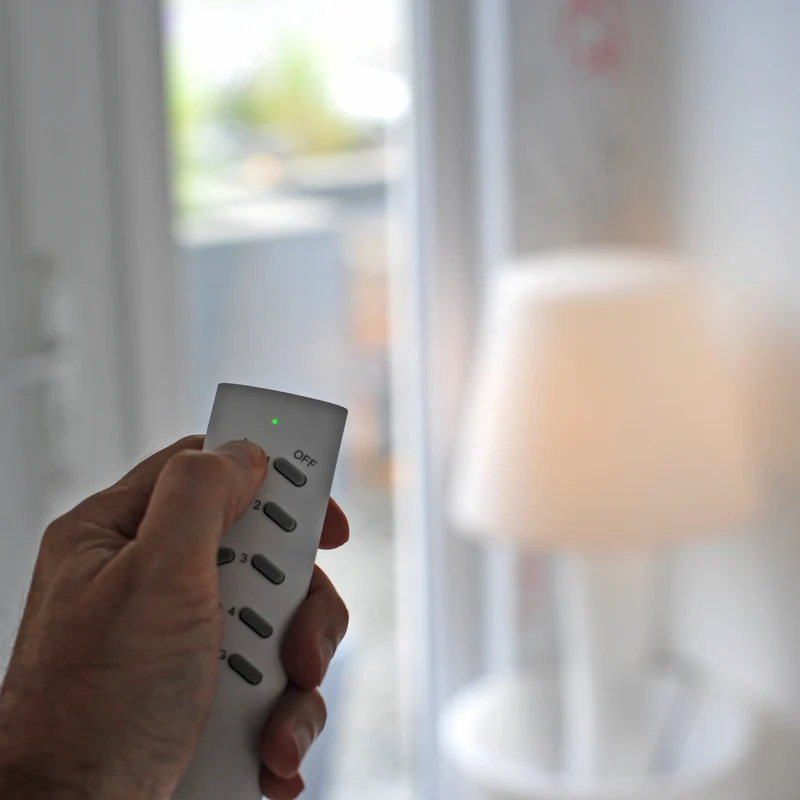 Set of two On/Off and remote control mini sockets