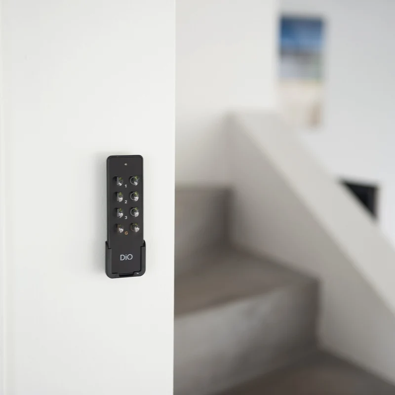 Set of 1 indoor nano plug + 1 outdoor plug and remote control
