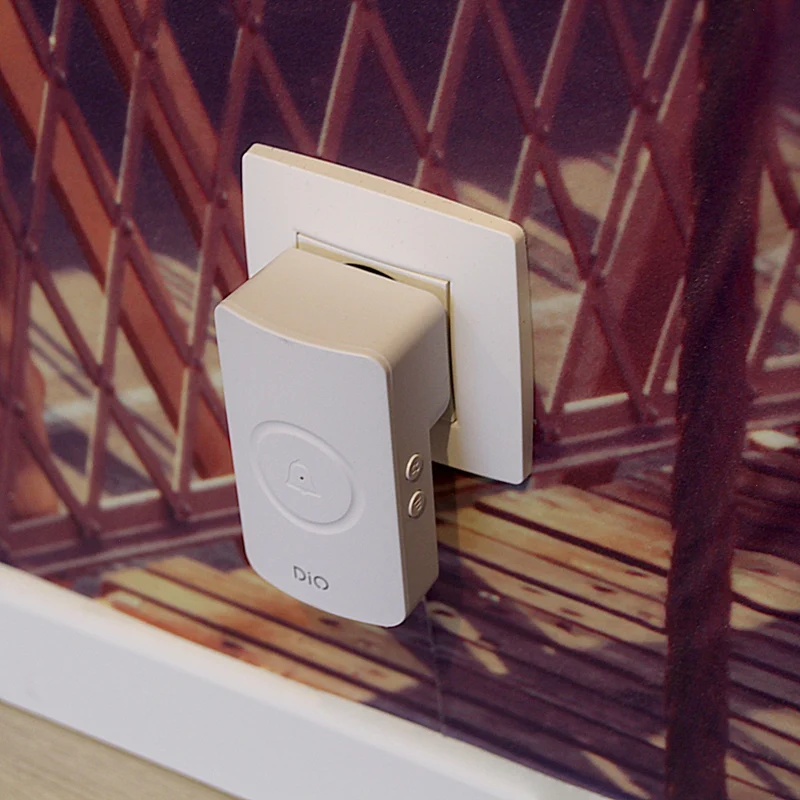 Wireless chime with photo notification