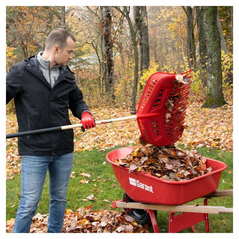 Balai ramasse-feuilles 2-en-1 Garant Premium, 24"