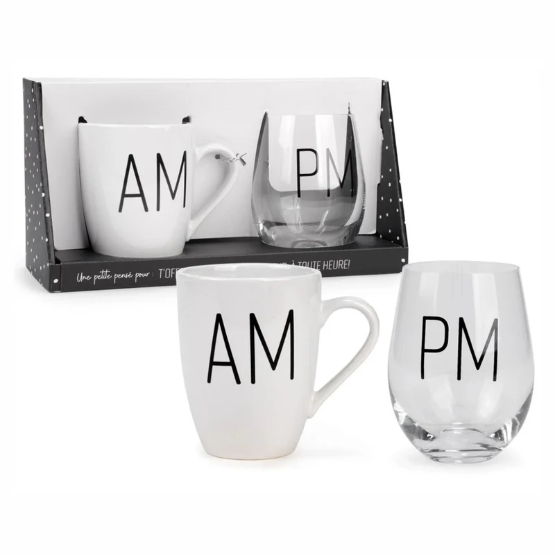 Ensemble d’une tasse et d’un verre à vin avec inscription ''AM'' et ''PM''