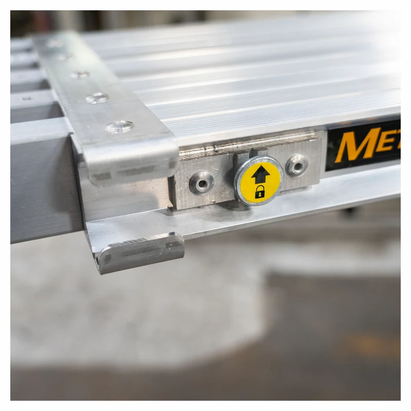 Plateforme extensible et ajustable en aluminium pour escabeaux, 8' à 13'