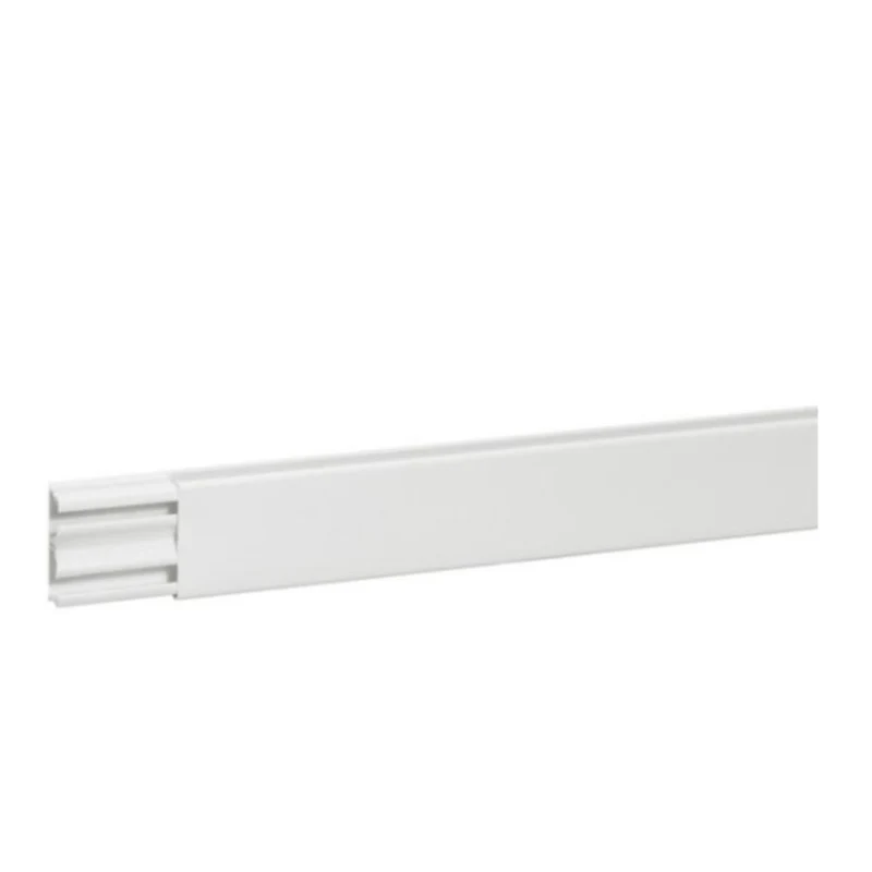 Moulure Blanche de section 40x16mm avec cloison - Legrand