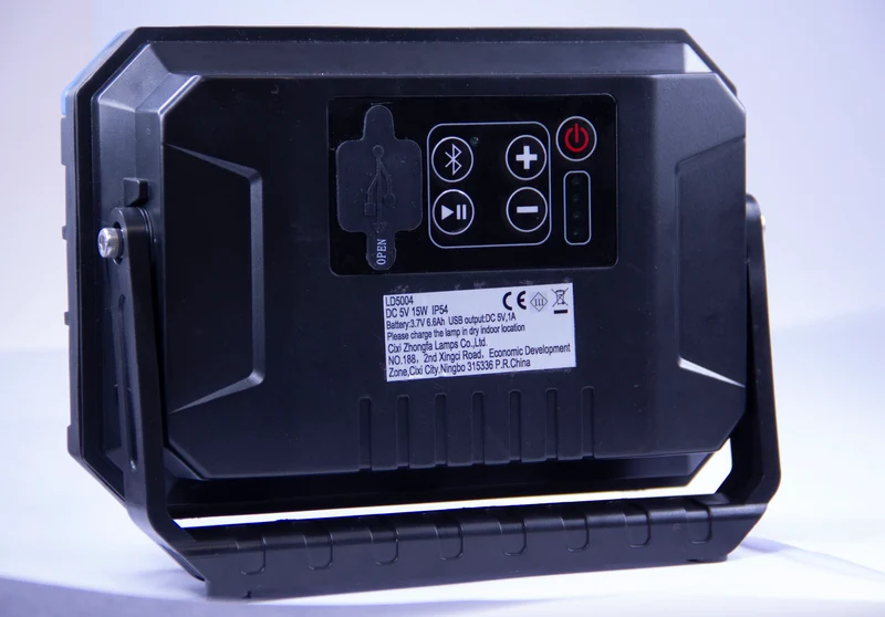 Projecteur de chantier Tony 6500K 110° avec Bluetooth et sortie USB 1200lm - Voltman