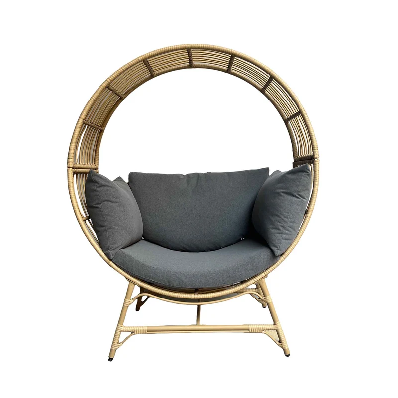 Chaise cocon sur pattes, naturel