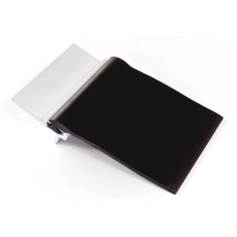 Isolant en vinyle pour haut de porte de garage 9 pi